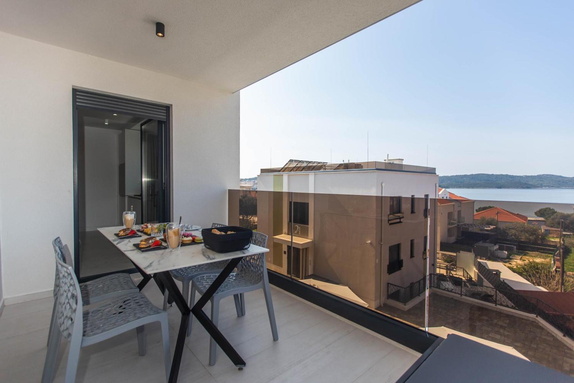 Villa 23 B Heated Pool Trogir Exteriör bild