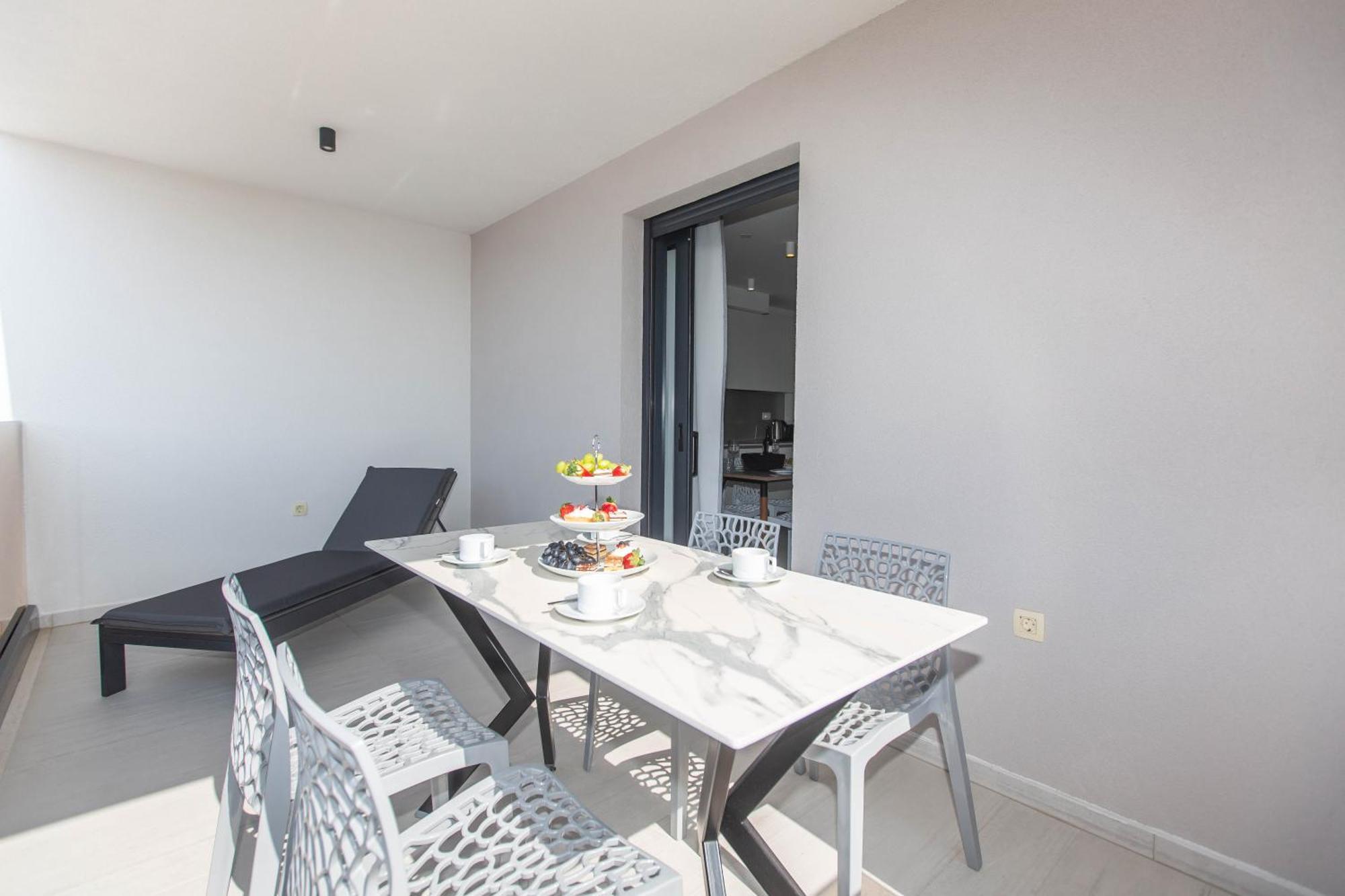 Villa 23 B Heated Pool Trogir Exteriör bild