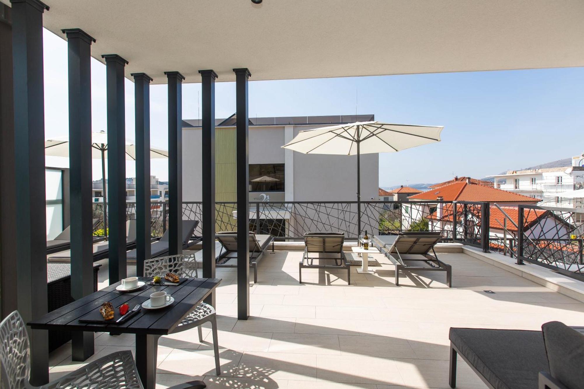 Villa 23 B Heated Pool Trogir Exteriör bild