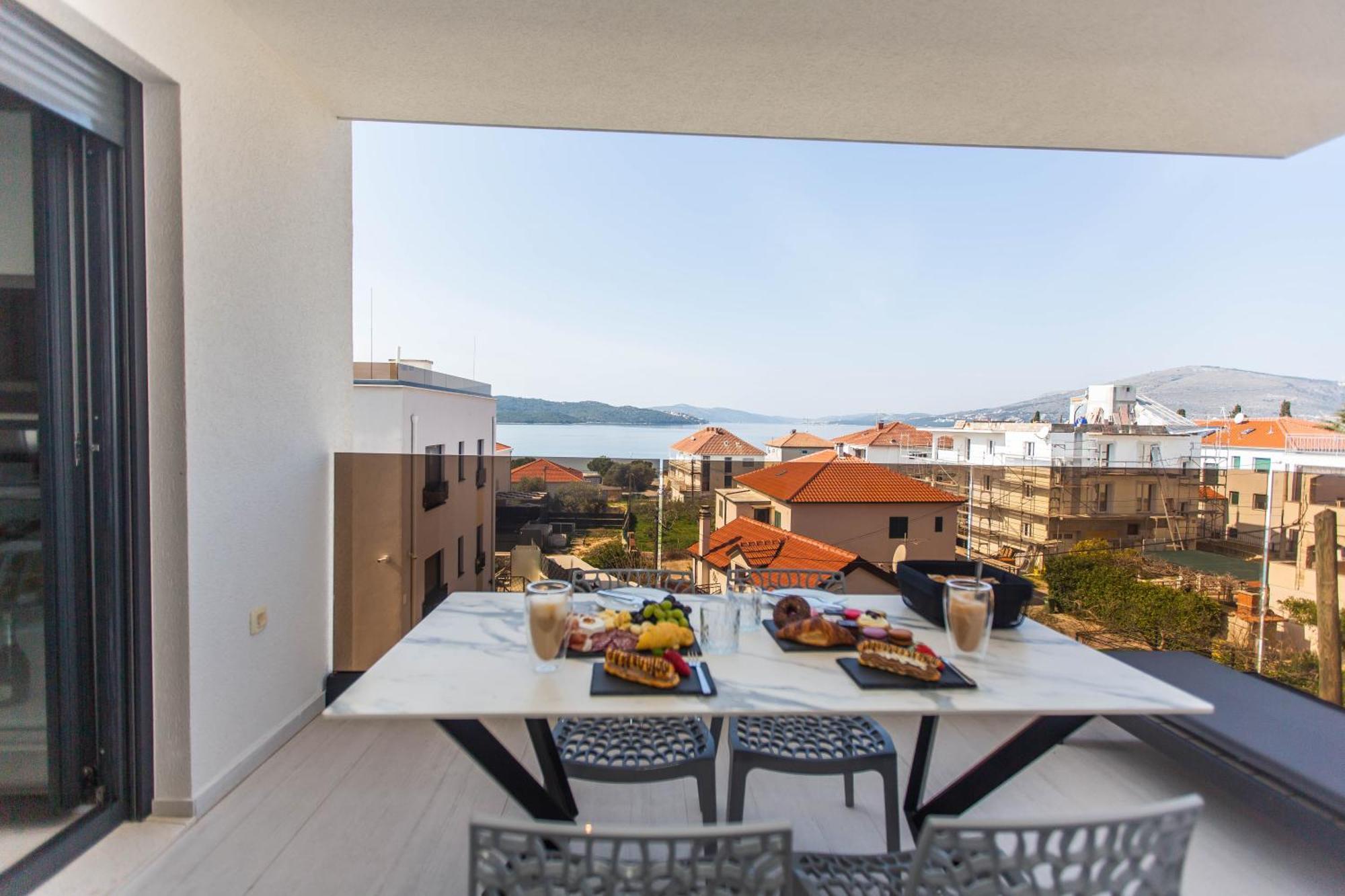 Villa 23 B Heated Pool Trogir Exteriör bild